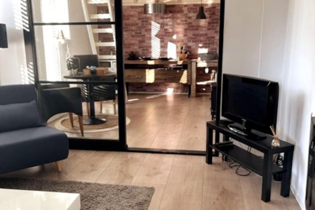 Gezellige Knusse Studio Met Bubbelbad Huizen Exterior foto