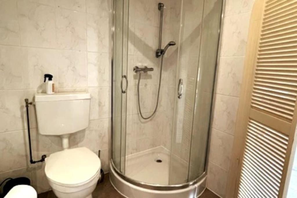 Gezellige Knusse Studio Met Bubbelbad Huizen Exterior foto