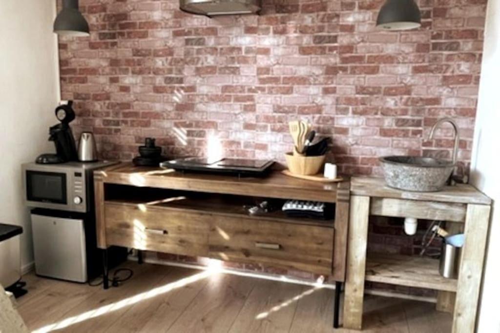 Gezellige Knusse Studio Met Bubbelbad Huizen Exterior foto